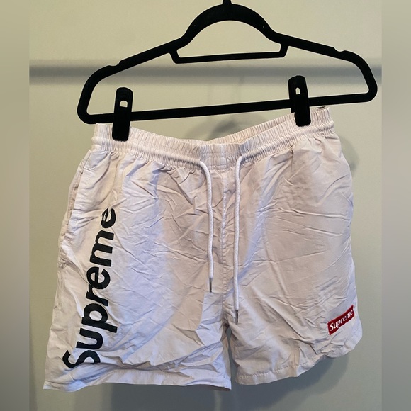 Supreme White Board Shorts Size 2x - Picture 4 of 5